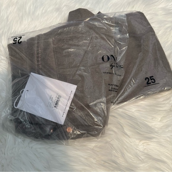 ONE Teaspoon Blush Awesome Baggies Jeans - Picture 5 of 14